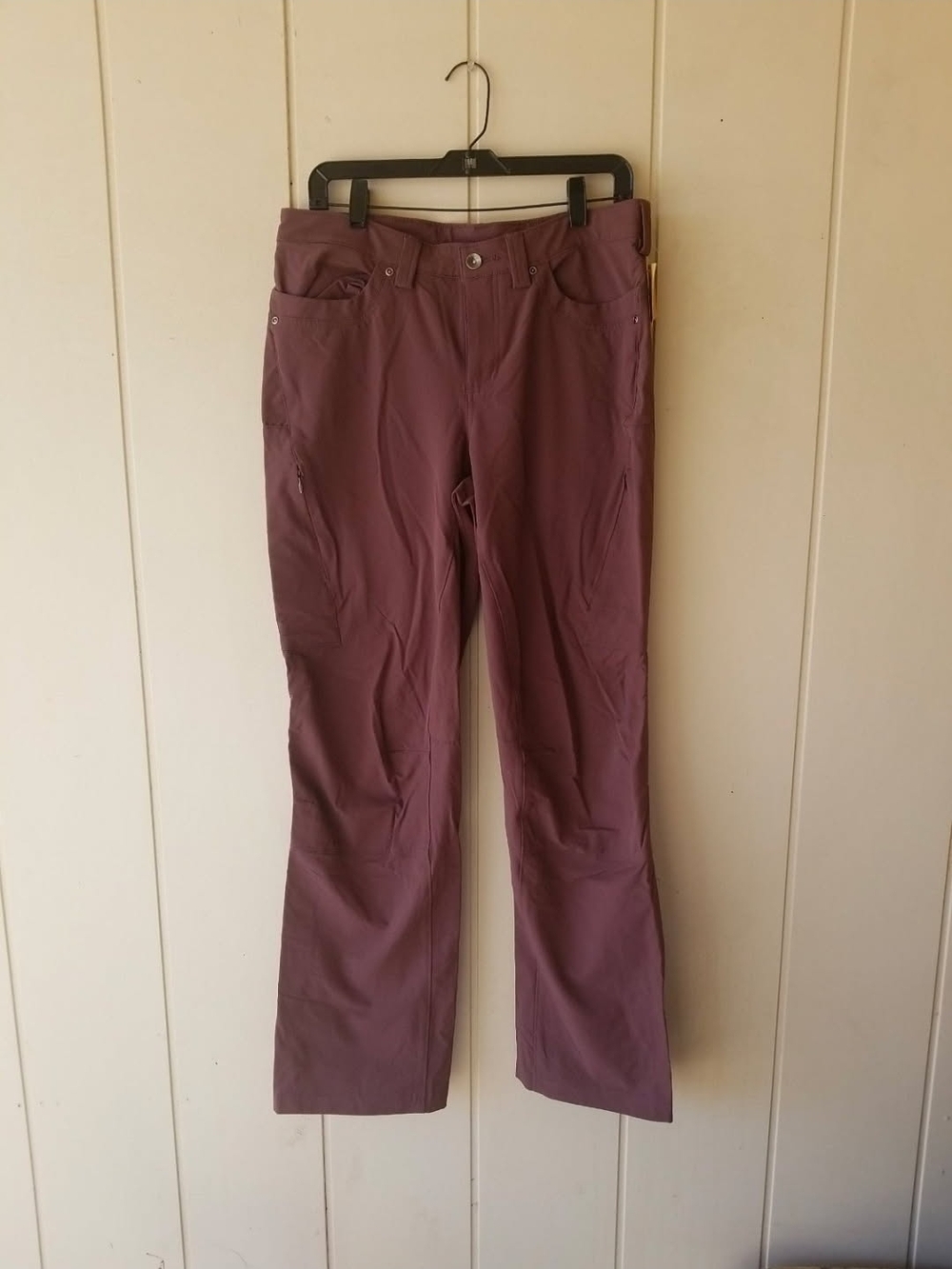 Duluth Trading NWT Women's Flexpedition Nylon Boot Cut Pants Sz 12x33 Purple